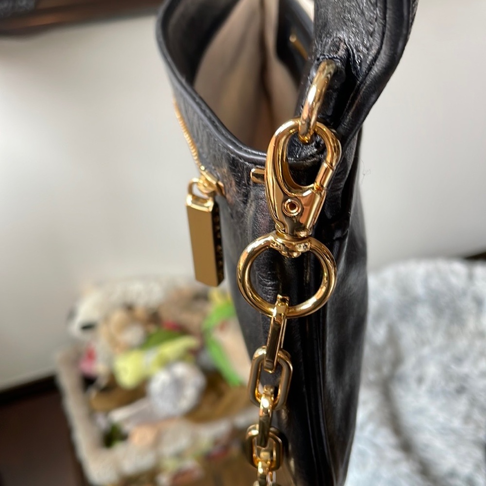 🛍🛍HOST PICK🛍🛍Stunning Tory Burch Crossbody leather bag - Picture 11 of 12